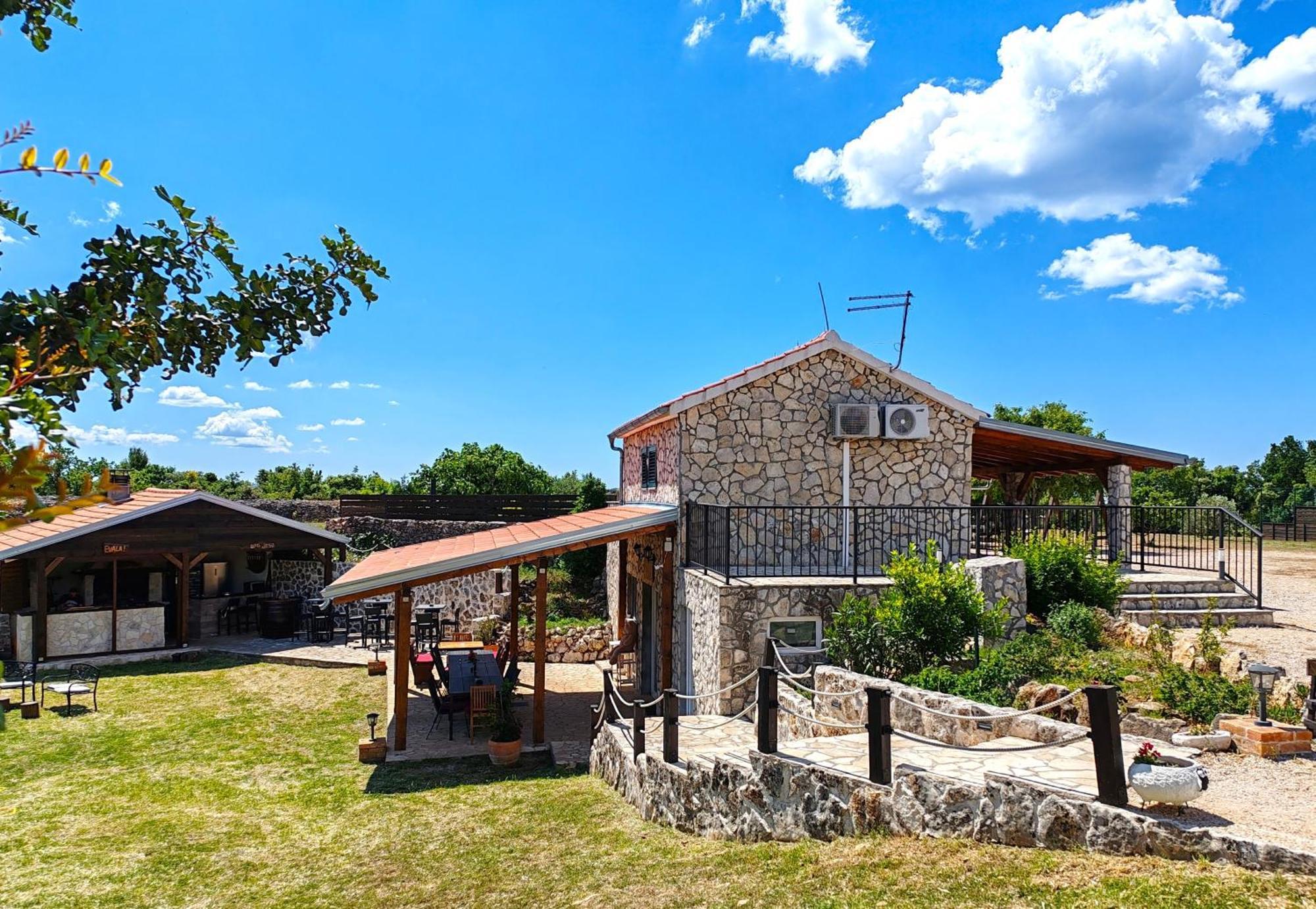 Holiday Home Juli With Jacuzzi Šibenik Kültér fotó