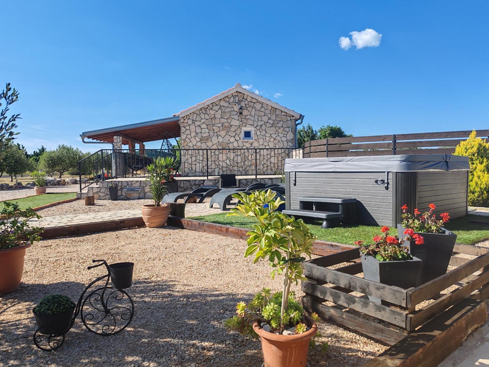 Holiday Home Juli With Jacuzzi Šibenik Kültér fotó