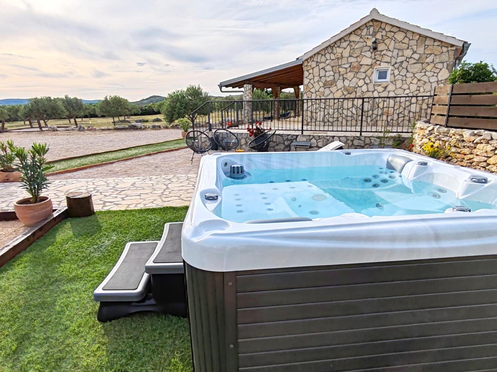 Holiday Home Juli With Jacuzzi Šibenik Kültér fotó